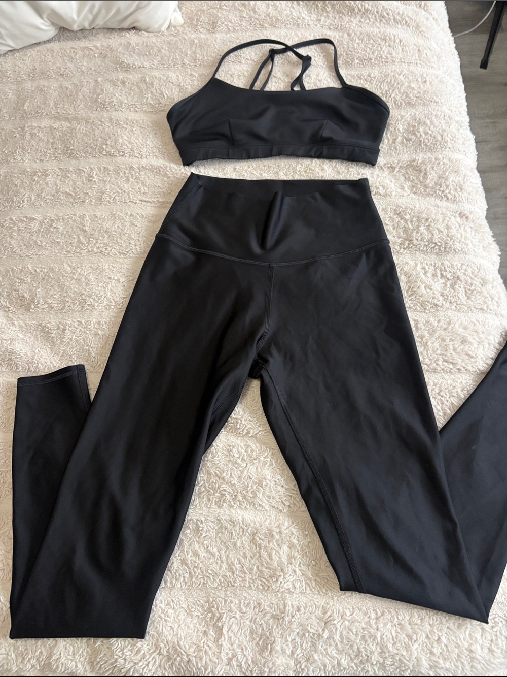 Alo airlift set size medium leggings small bra